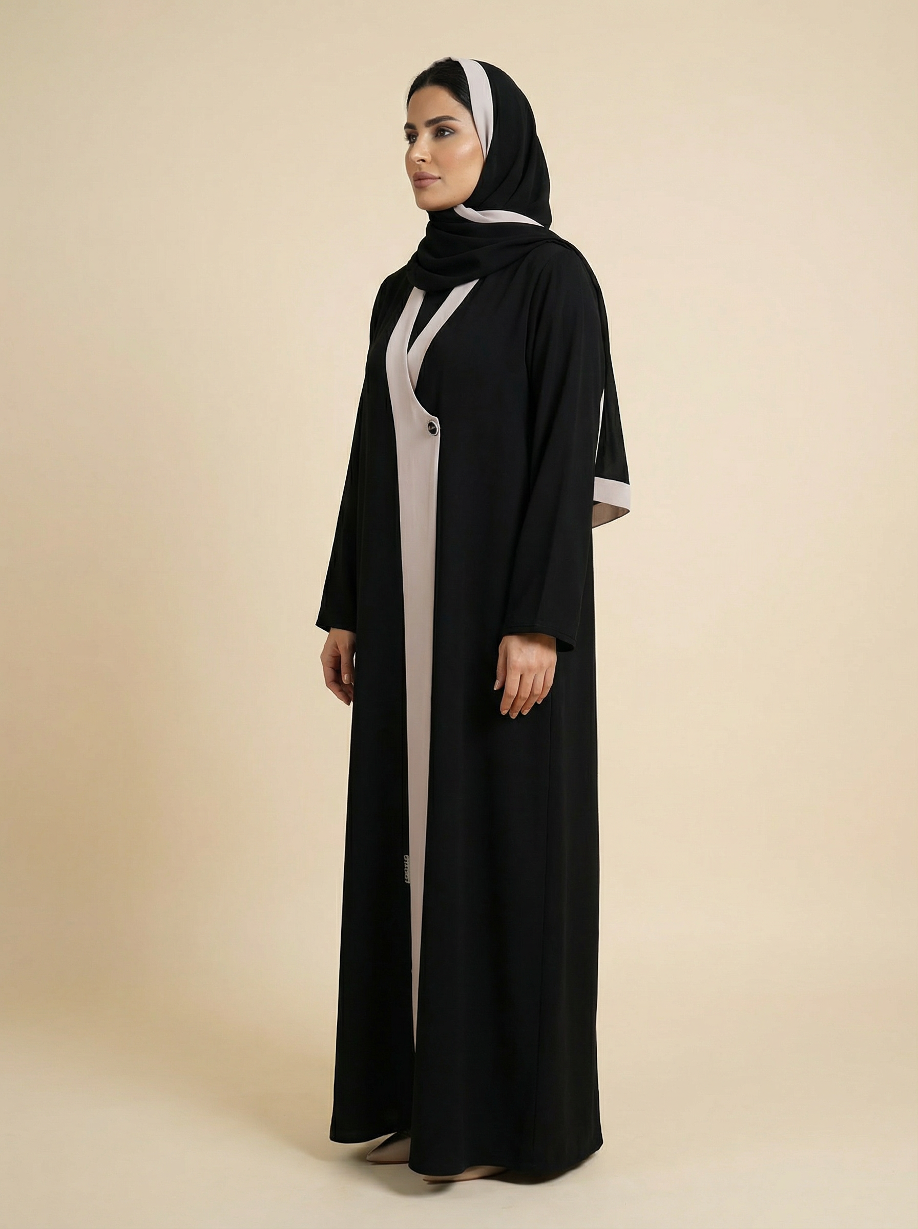 Hardware Detail Classic Abaya – B428