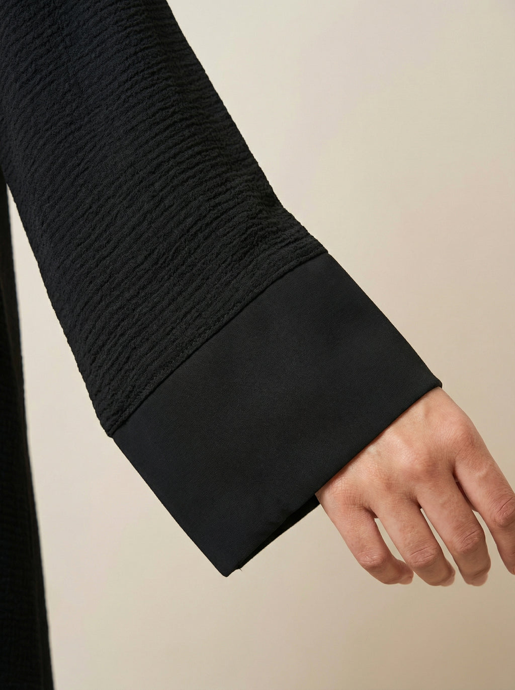 Refined Edge Everyday Abaya – H286