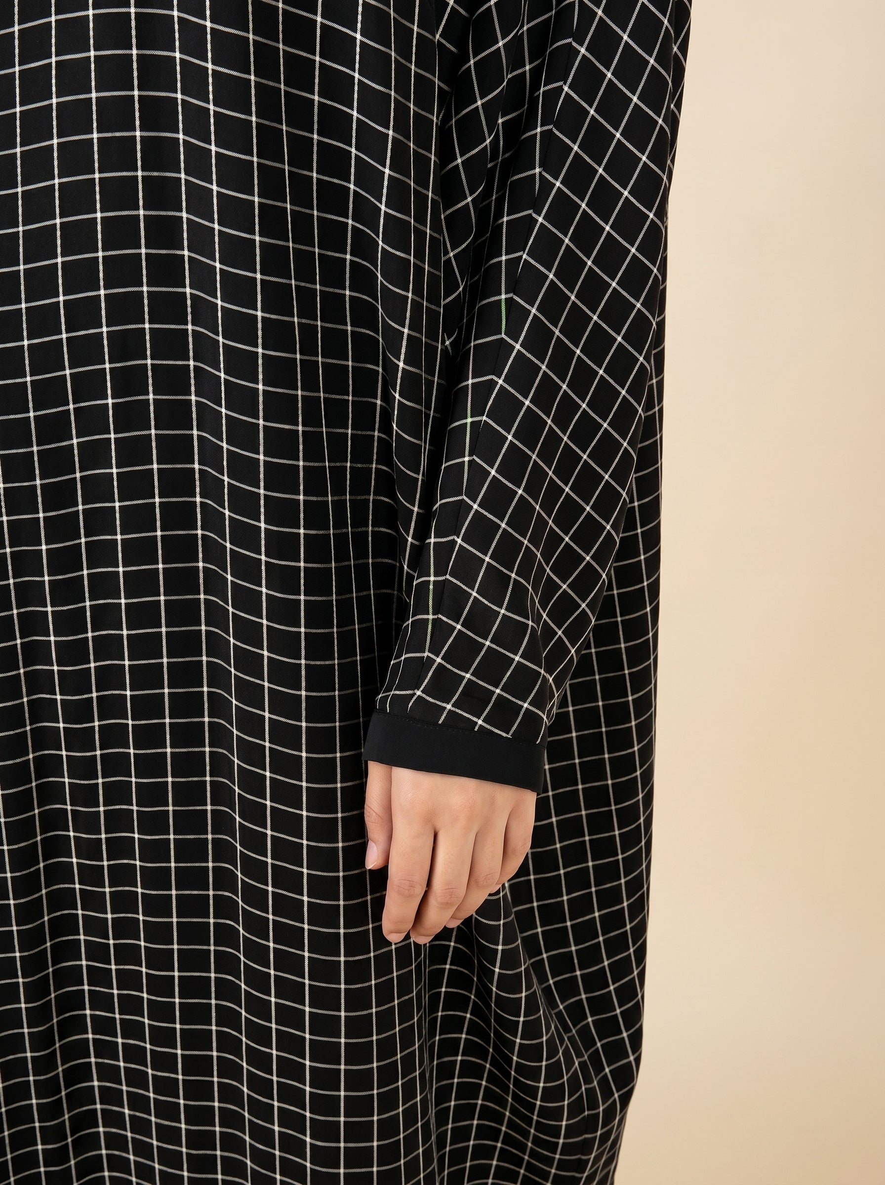 Signature Silk Classic abaya – D684