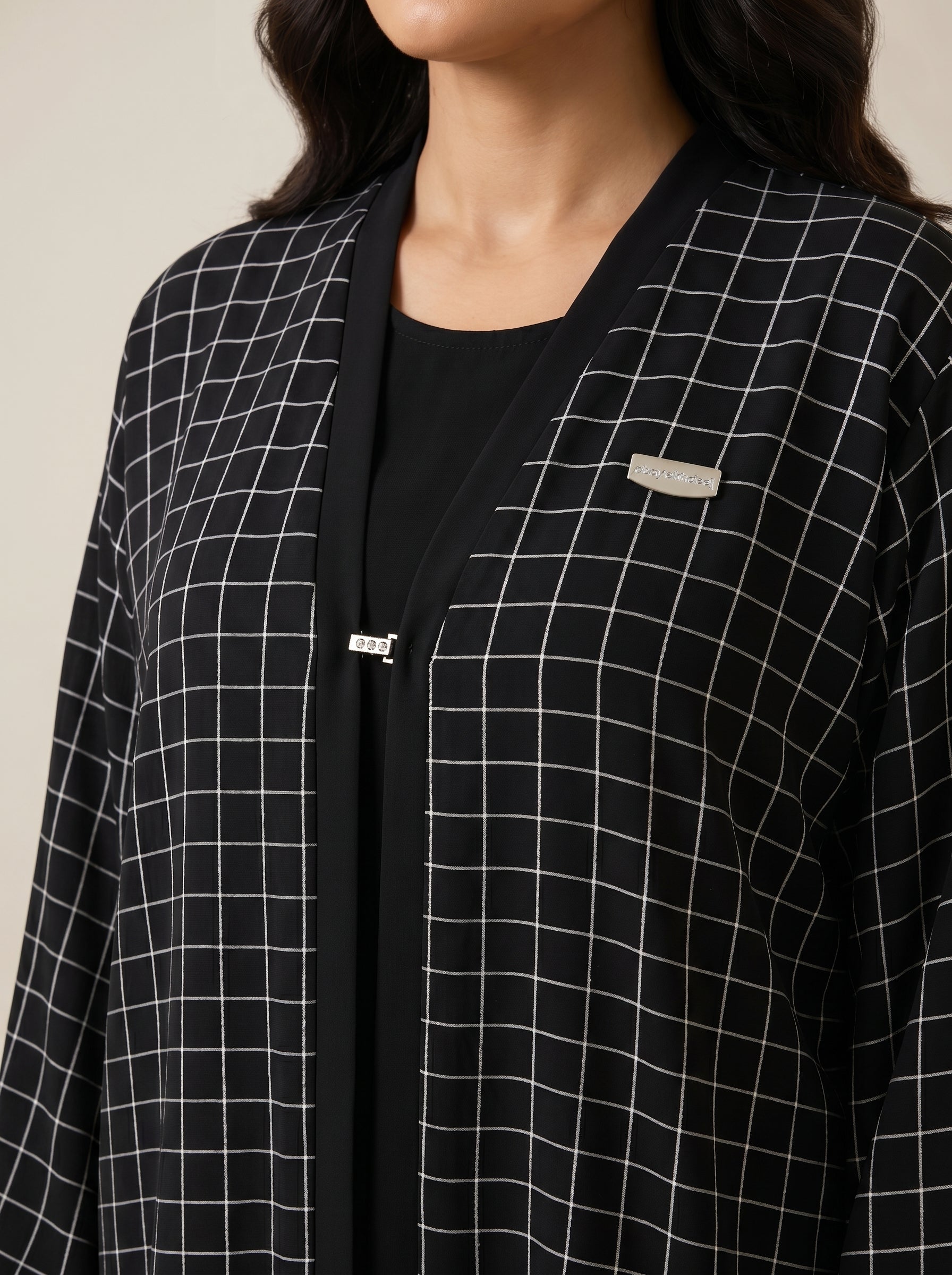 Elegant Frame Classic abaya – D685