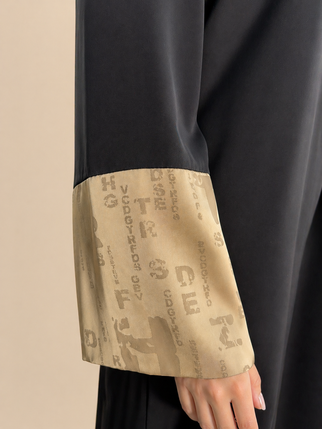 Fluid Silk Classic abaya – R308