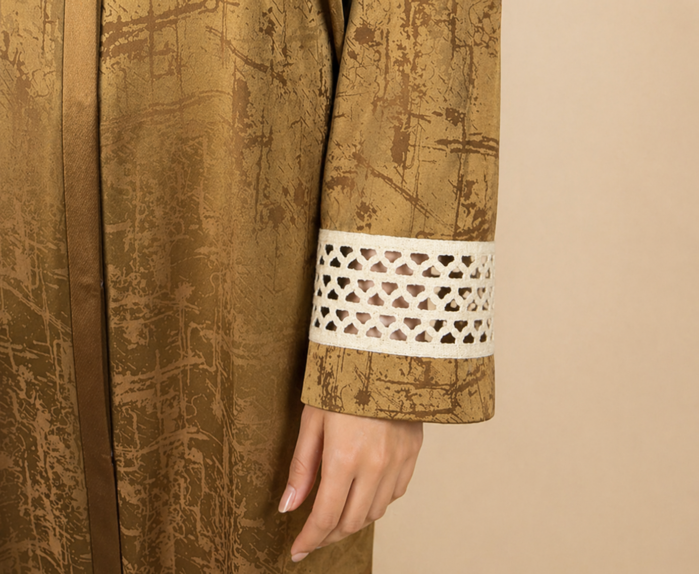 Textured Classic abaya – R328